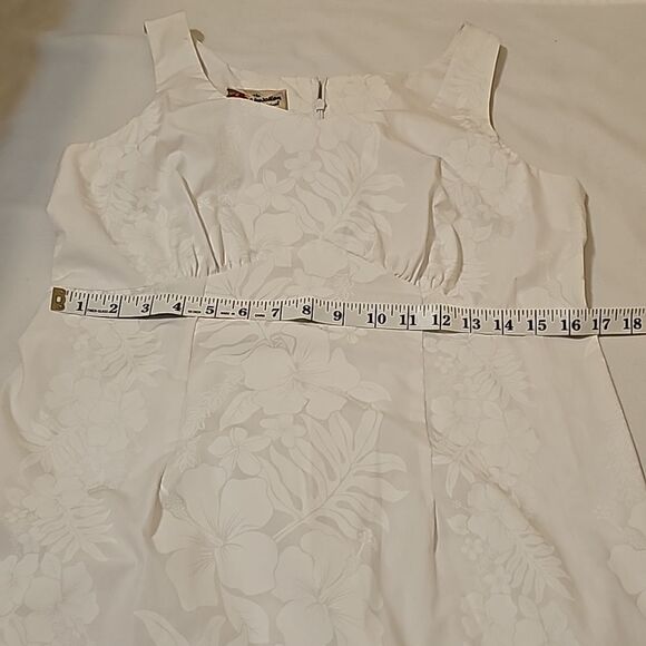 Hilo Hattie - The Hawaiian Original white embossed dress size M - Picture 9 of 10